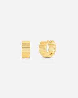 Wide Fluted Gold Hoops video of 3 sizes of stacked hoops