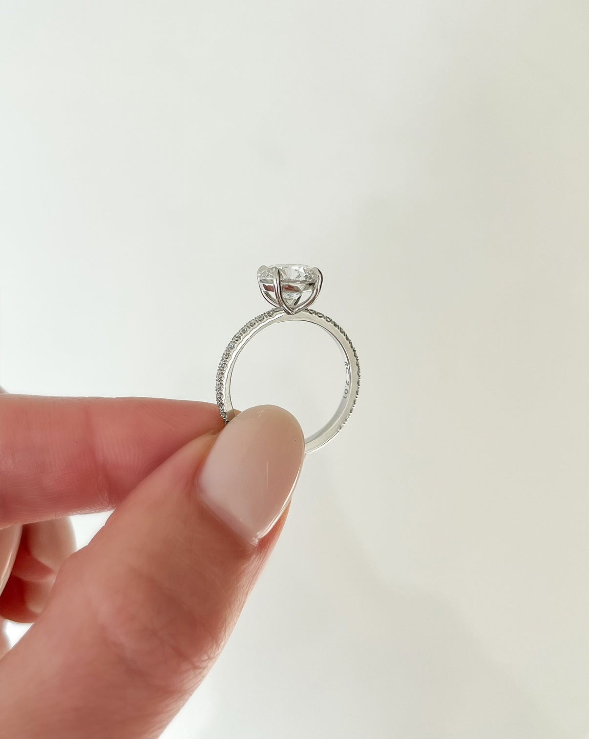 Whisper Thin Pave Round PLT 40675118743640