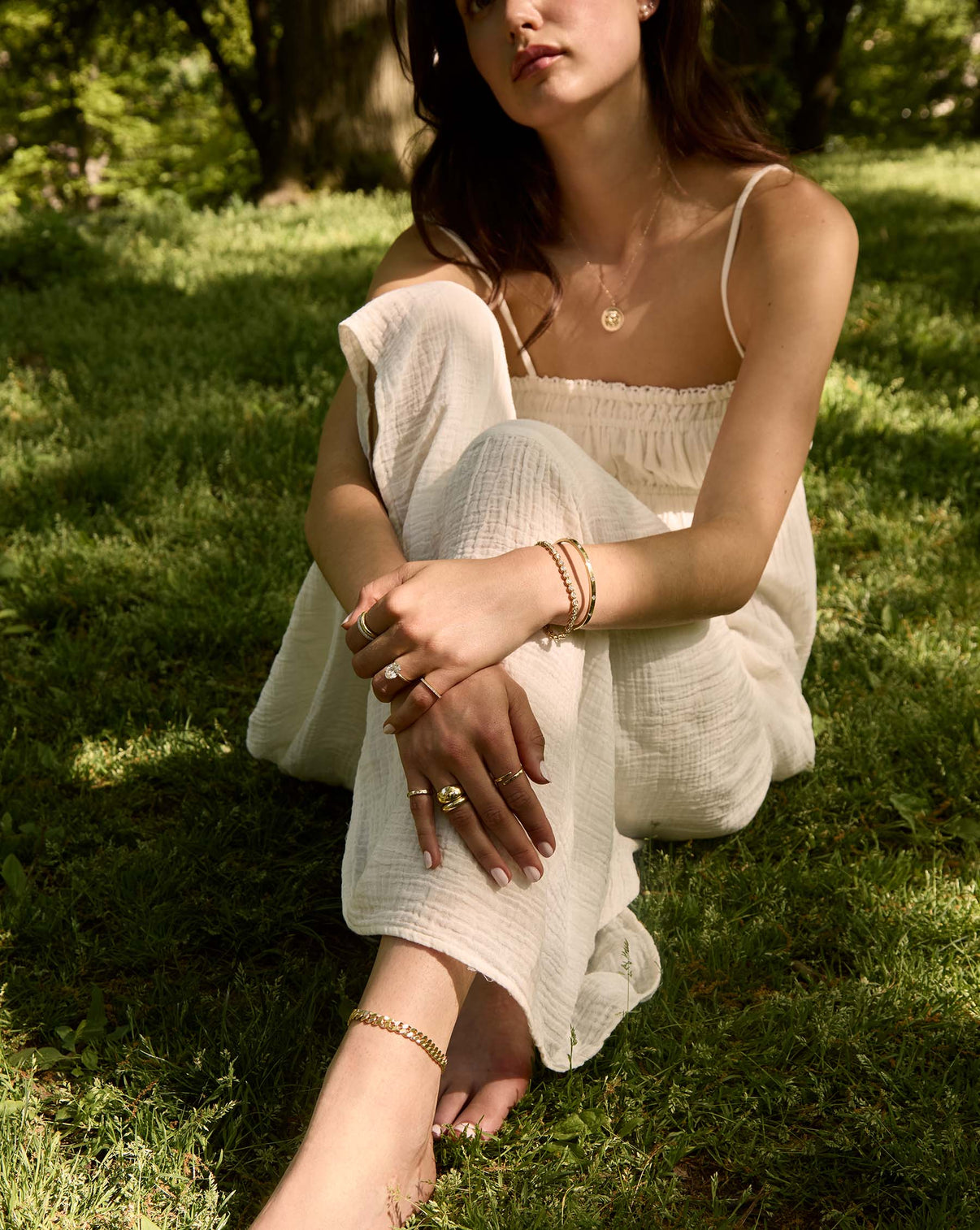 Jumbo Curb Chain Anklet on model sitting outside in grass
