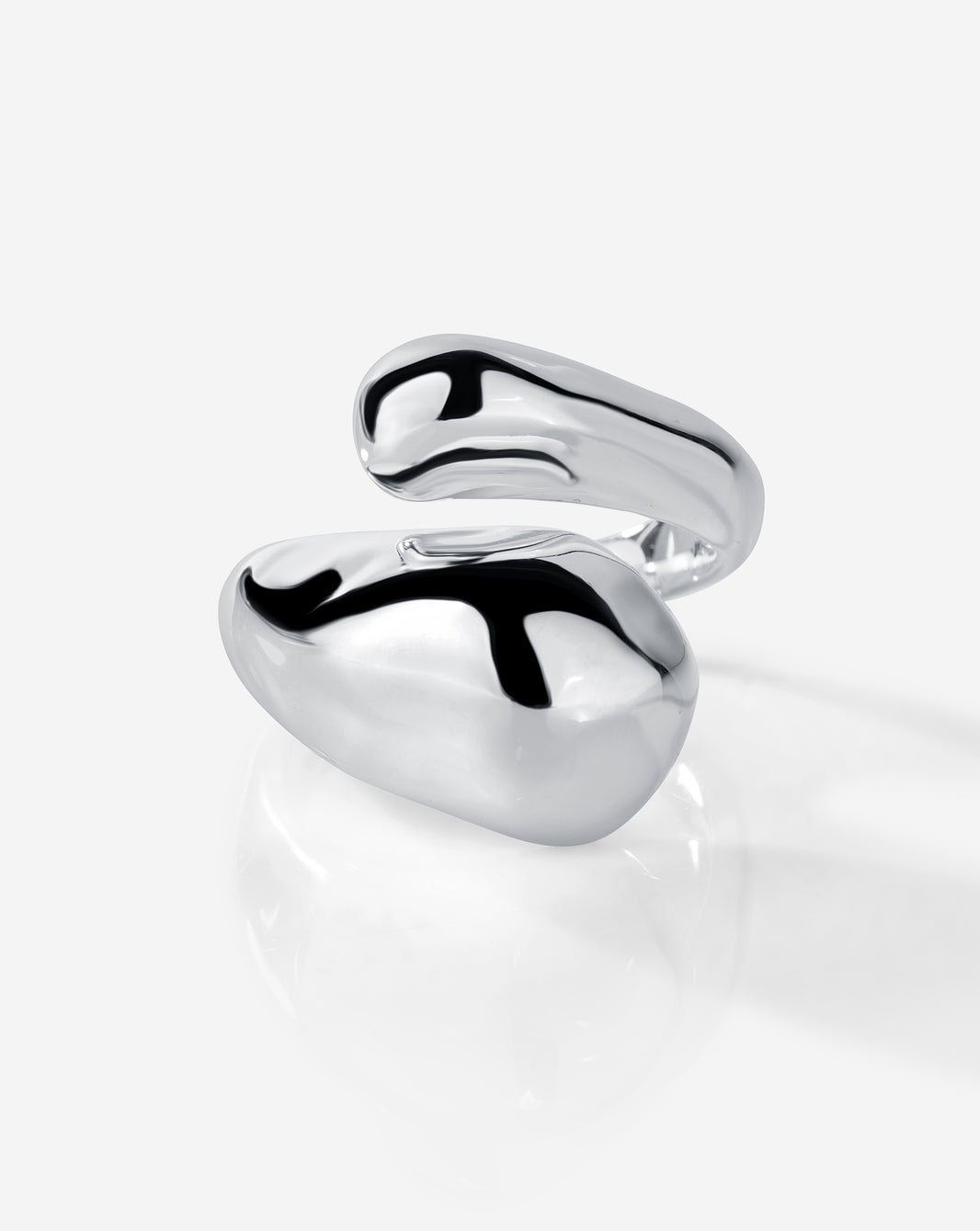Curved wrap ring in gold featuring a modern contoured design