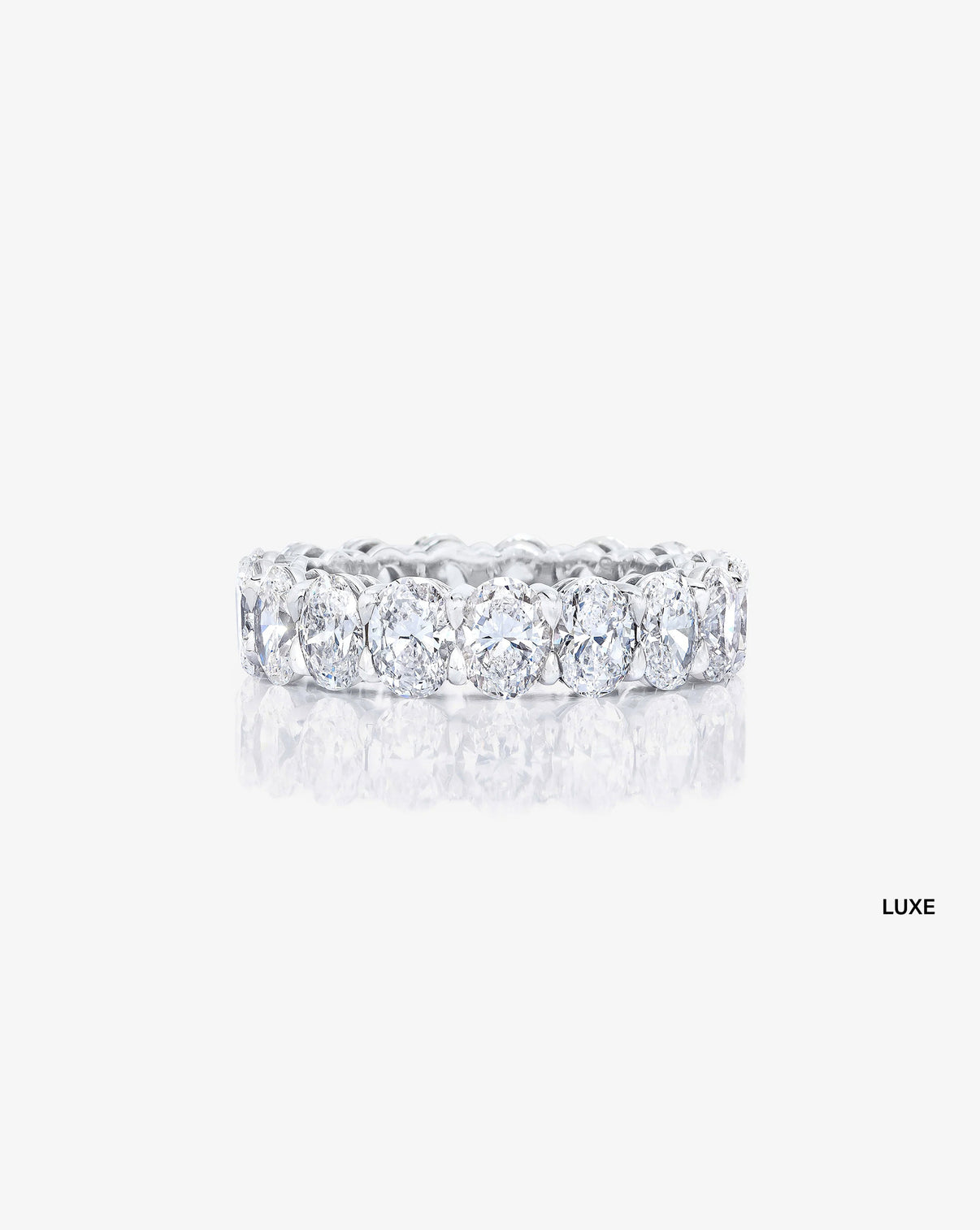 Oval Diamond Eternity Band
ghost front facing Platinum luxe