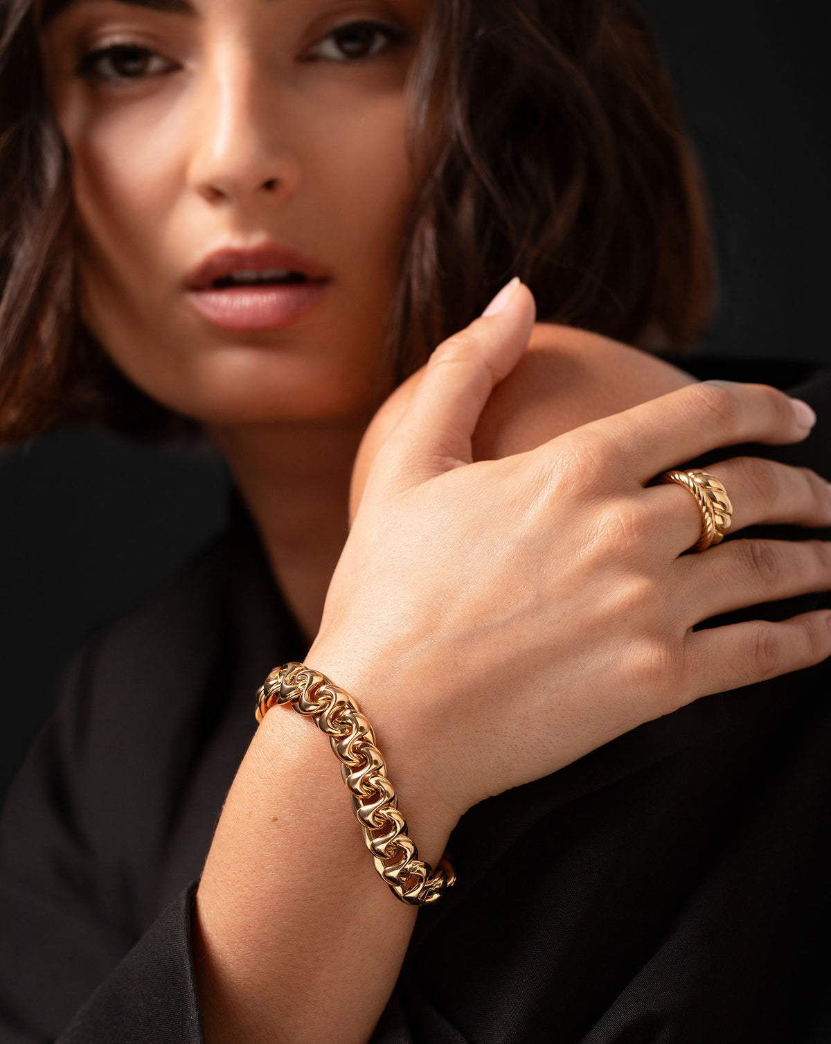 Ring Concierge Bold Gold Curve Chain Bracelet 14k Yellow Gold
