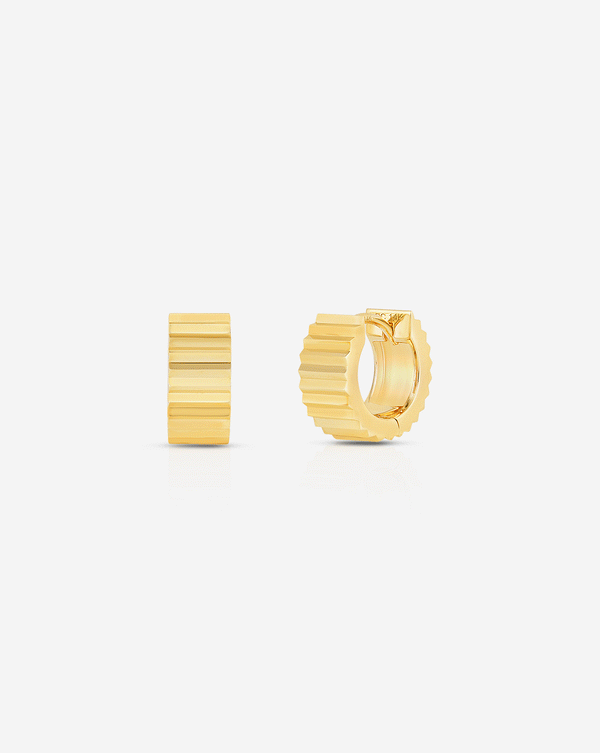 Wide Fluted Gold Hoops video of 3 sizes of stacked hoops