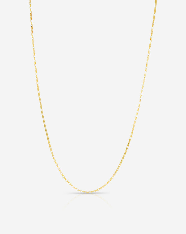 Still image of the Delicate Link Chain Necklace.