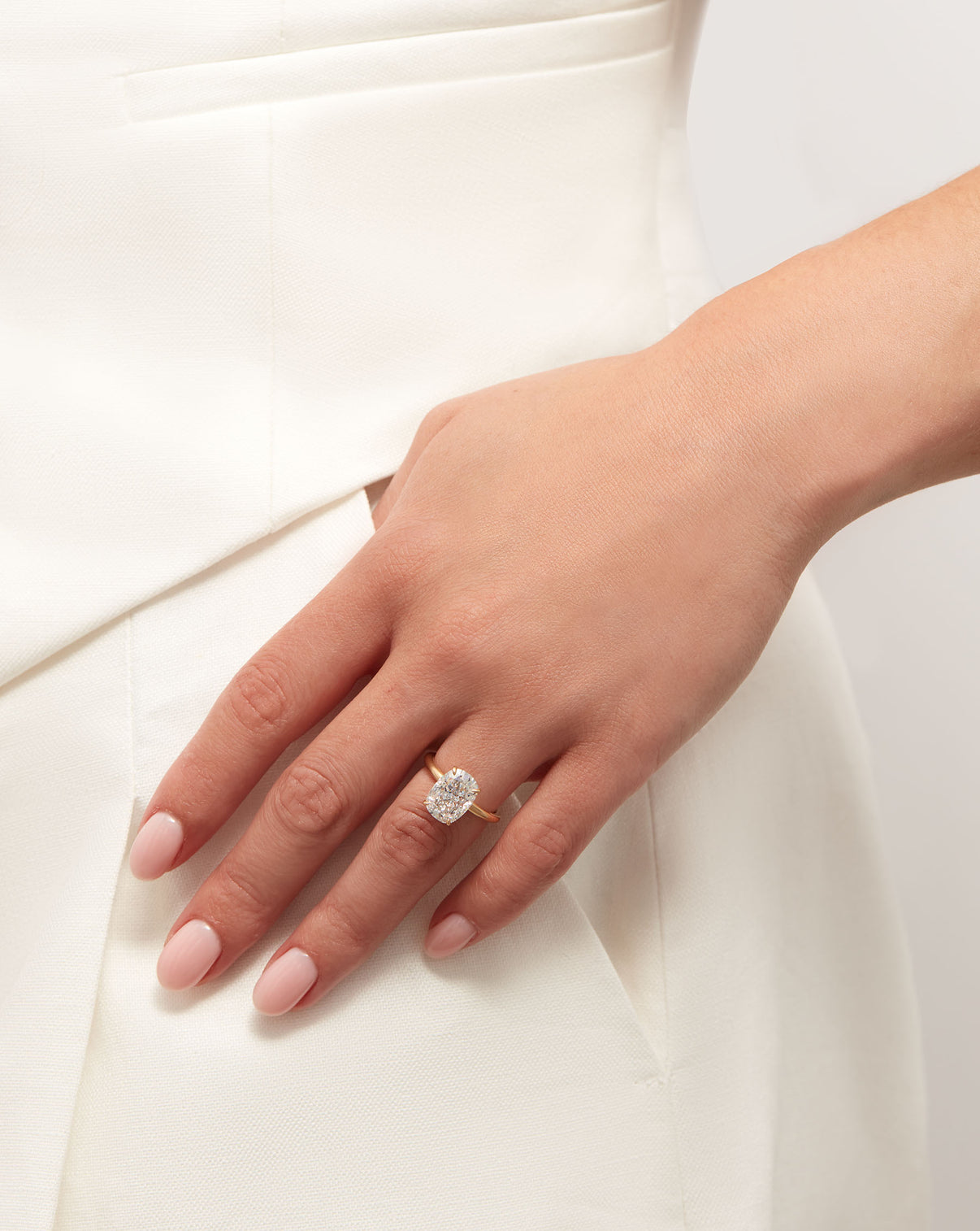 RC Solitaire Cushion YG 40677149933656
