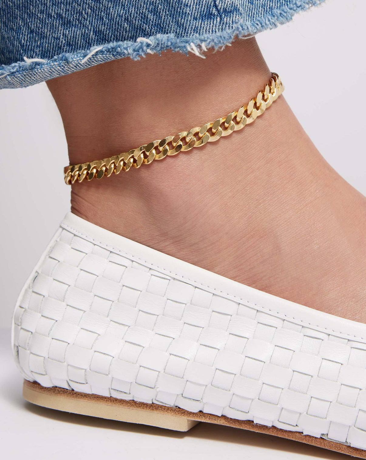 Jumbo Curb Chain Anklet on model wearing ballet flat