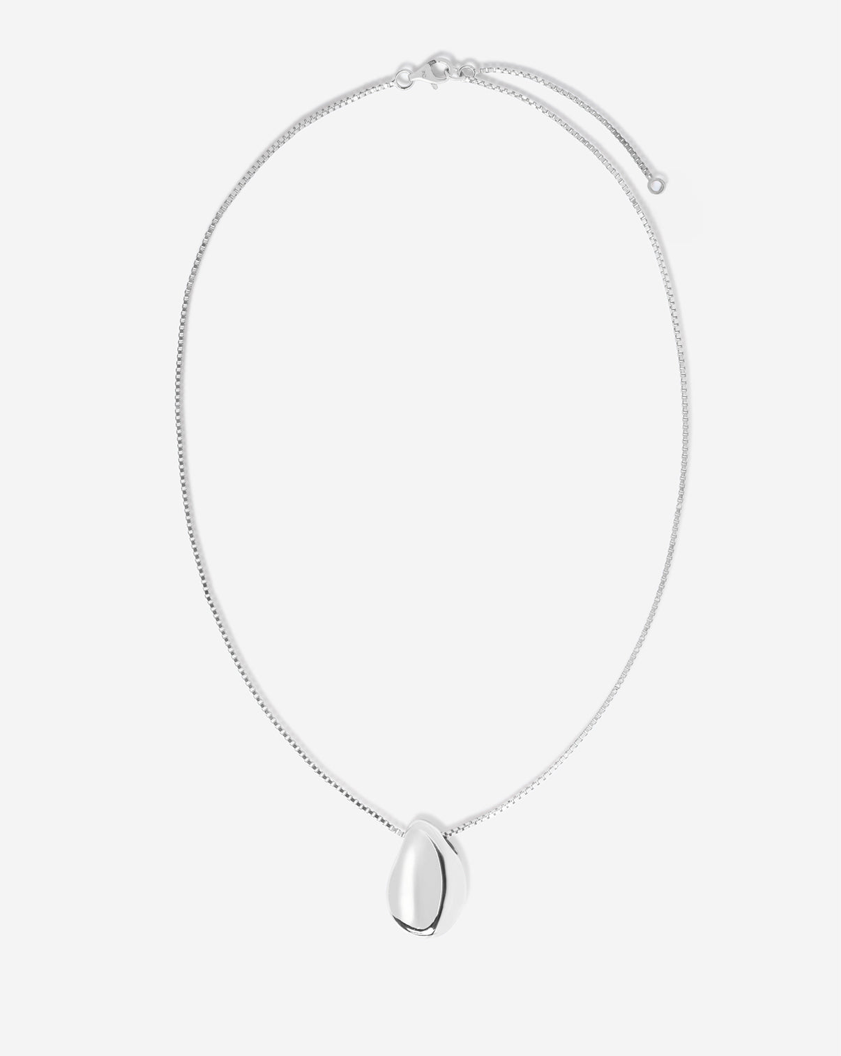 Molten inspired pendant necklace in WG