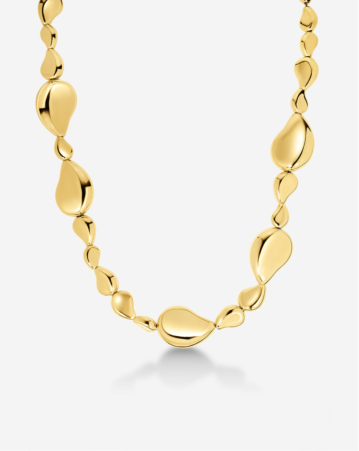 Forma Toggle Clasp Necklace in gold featuring an elegant chain with distinctive toggle clasp closure