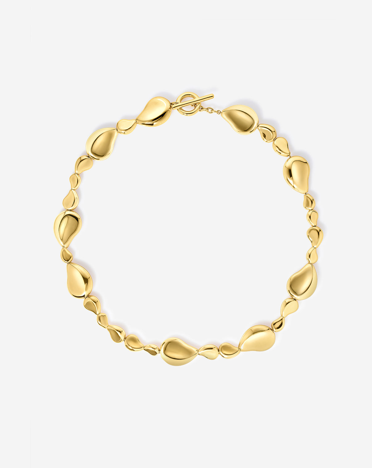 detailed view of the Forma Toggle Clasp Necklace's toggle closure and chain texture