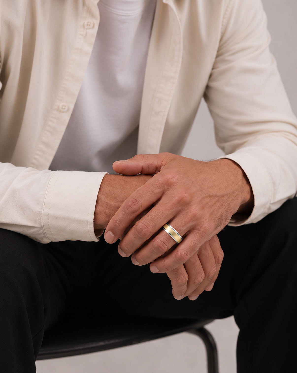 5mm contrast & beveled wedding band on model white/yellow global