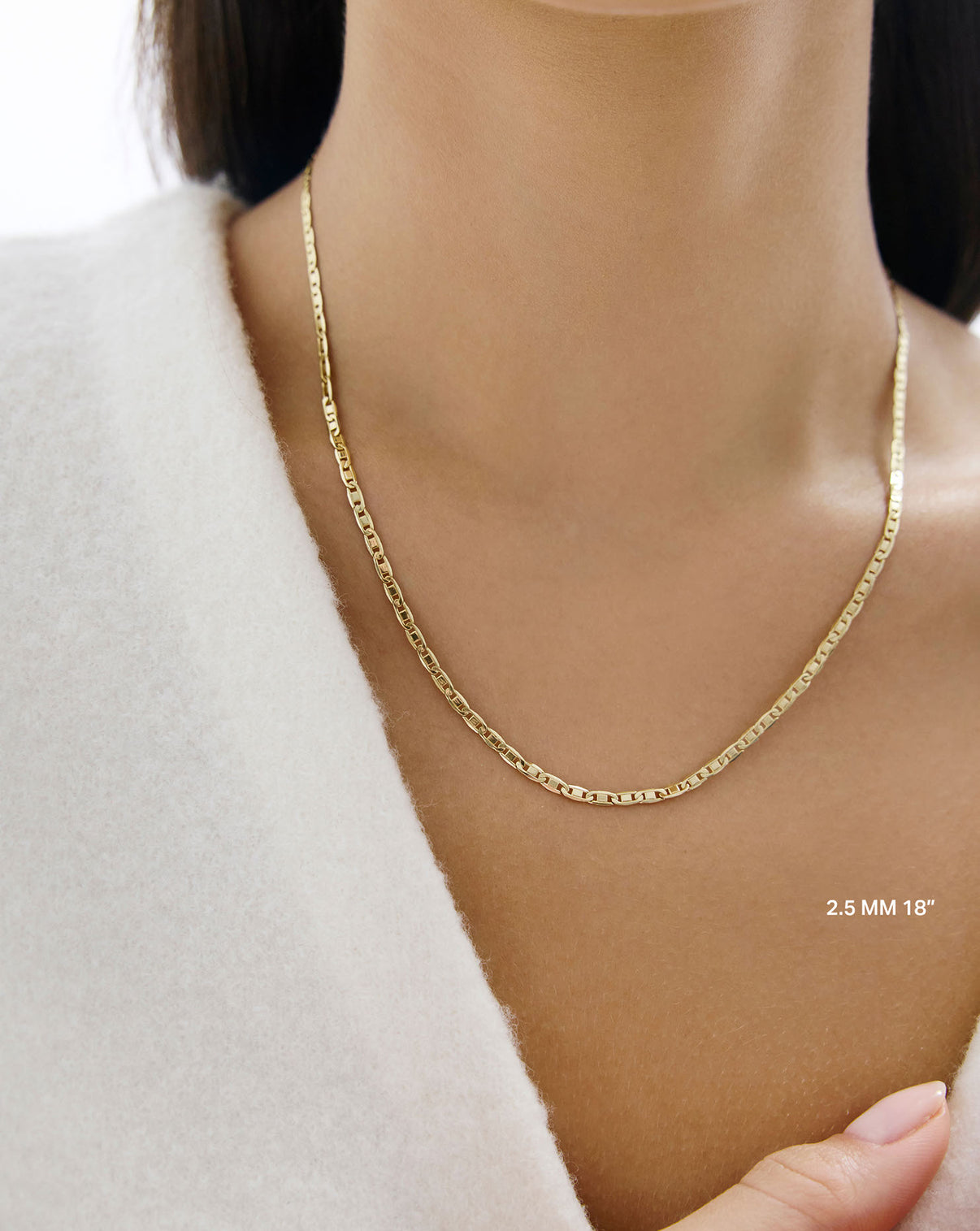 on-model image of chain necklace 