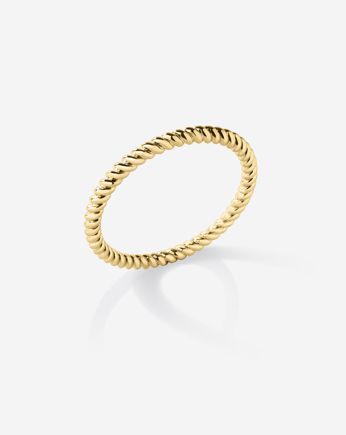 Angled view of the 14k yellow gold Classic twisted ring. 14k Yellow Gold 