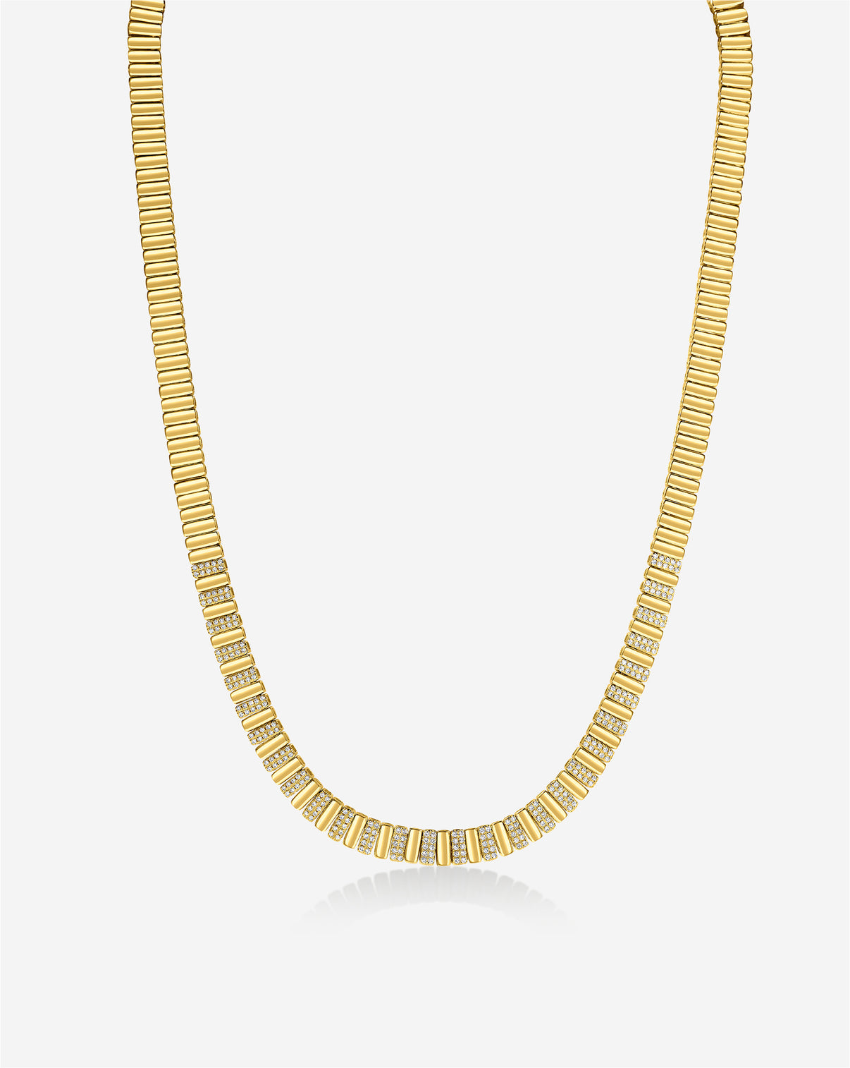 Ribbed style necklace with diamonds still image