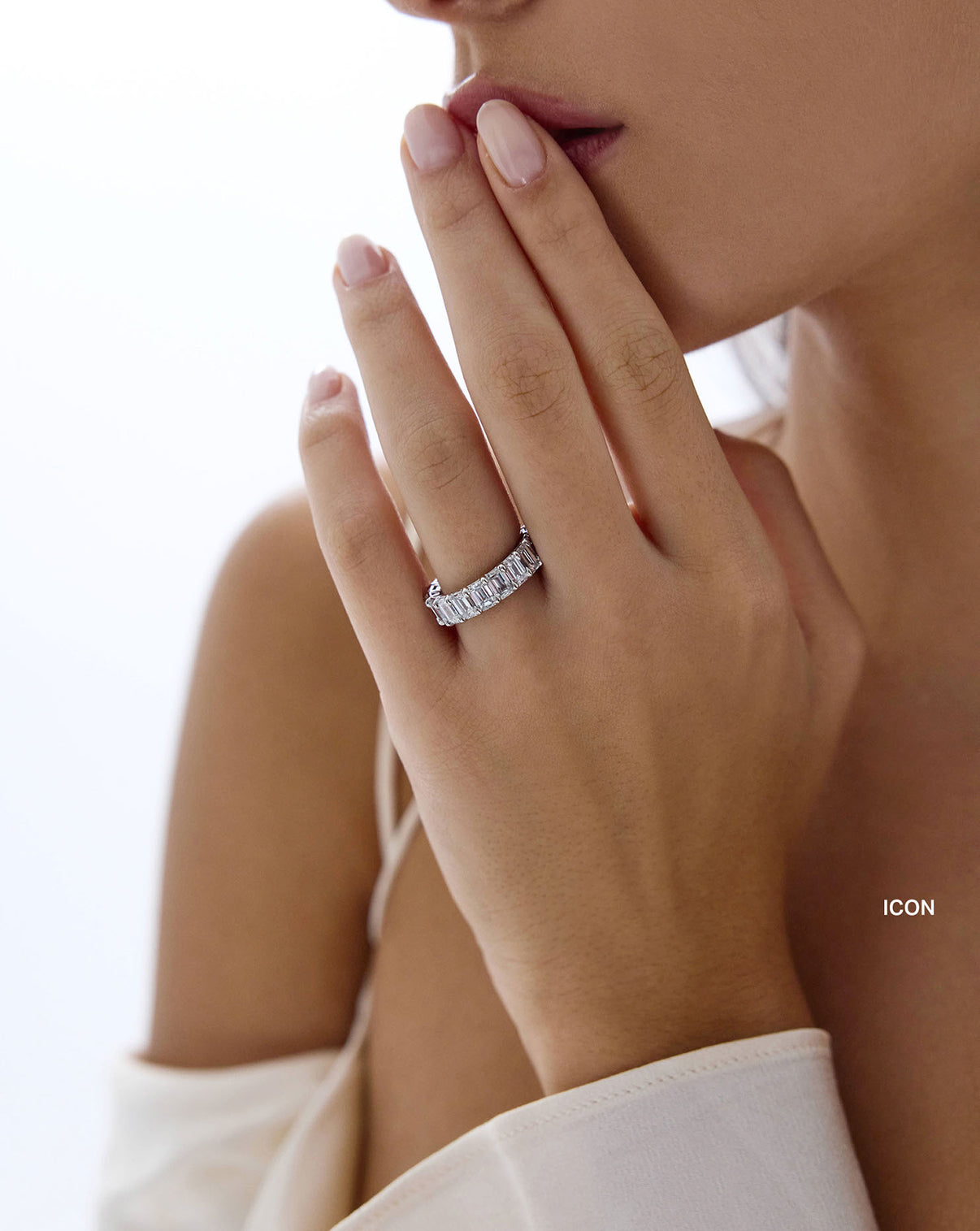 emerald band on-model icon global