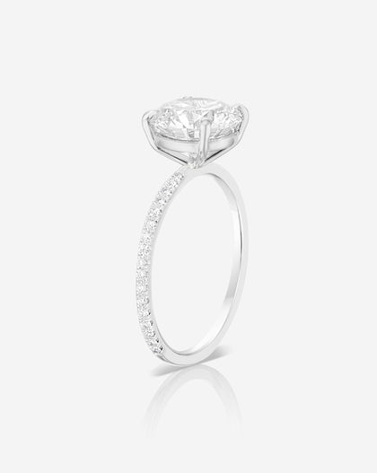 2.11 Oval in the Whisper Thin® Pave