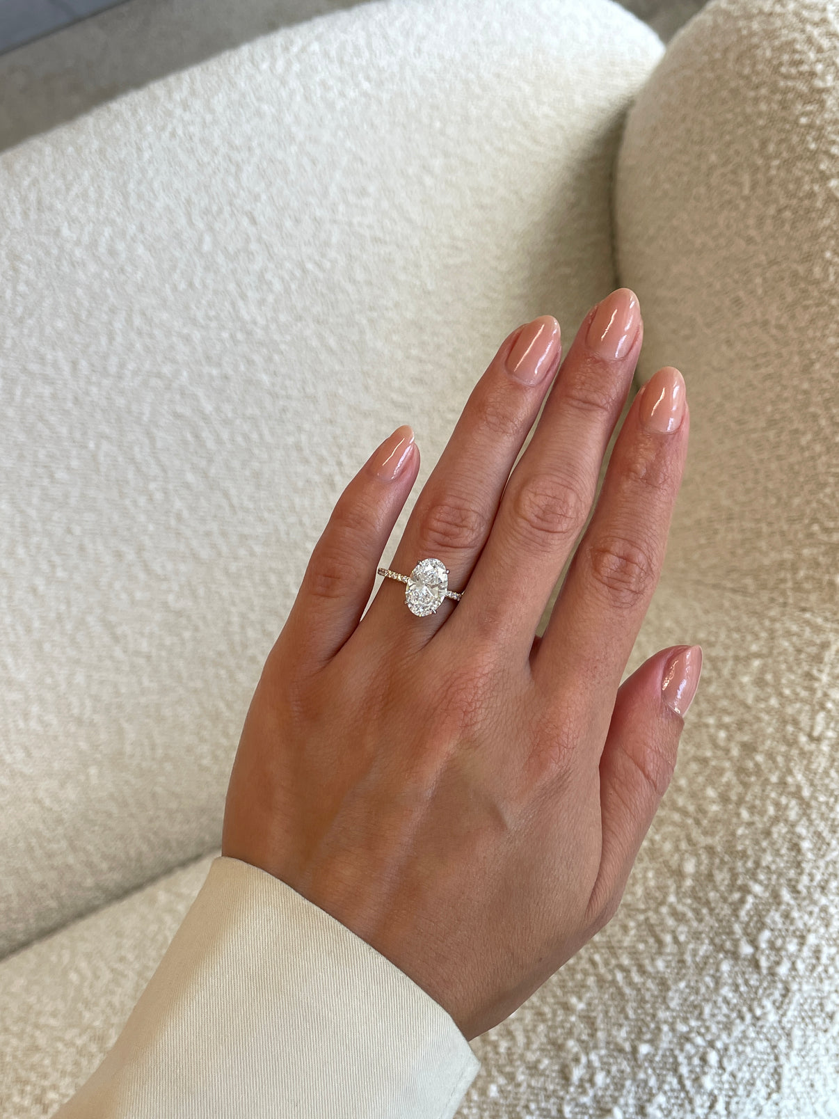 Whisper Thin Pave Oval YG 40675118612568