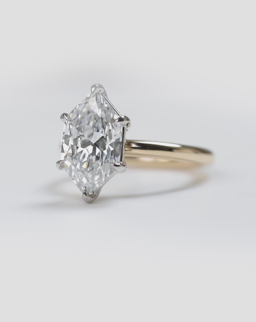 video of Duchess Lab Diamond in Cloud Solitaire