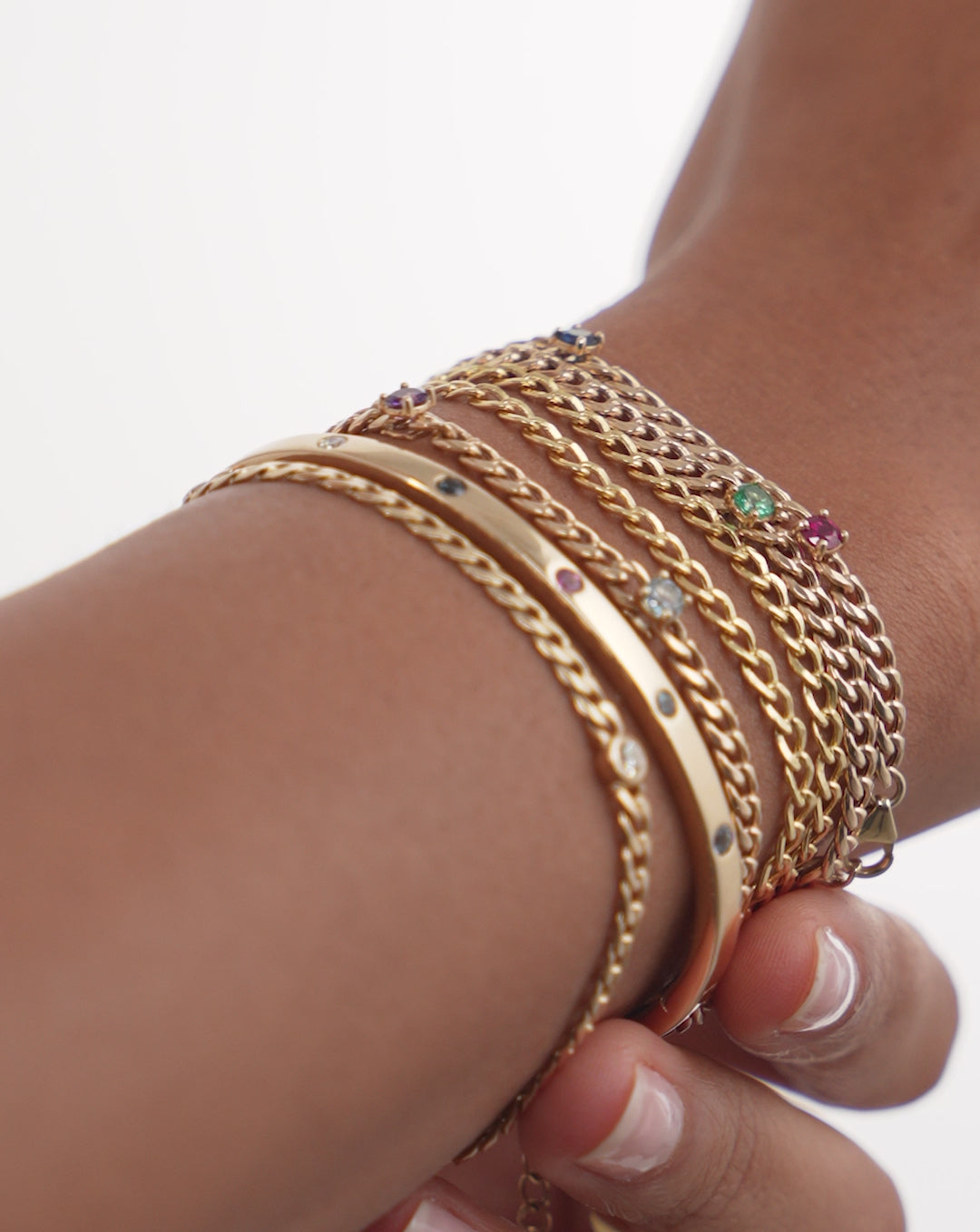 Video of Personalized Curb Chain Birthstone Bracelet