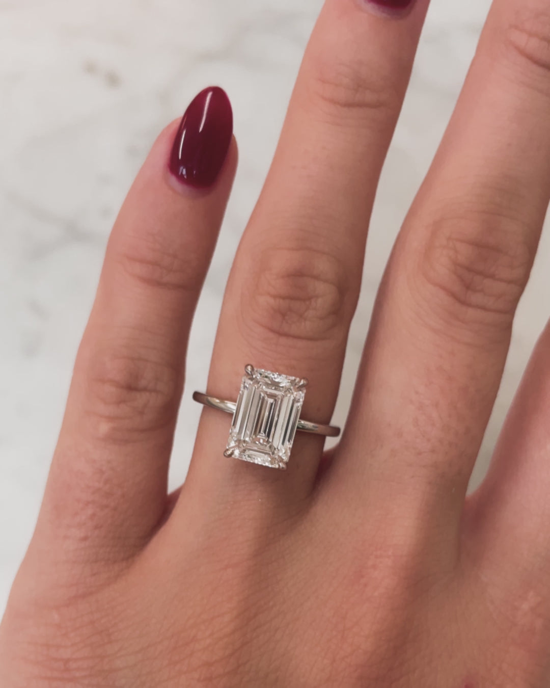 Video of Emerald Lab Diamond in Whisper Thin®