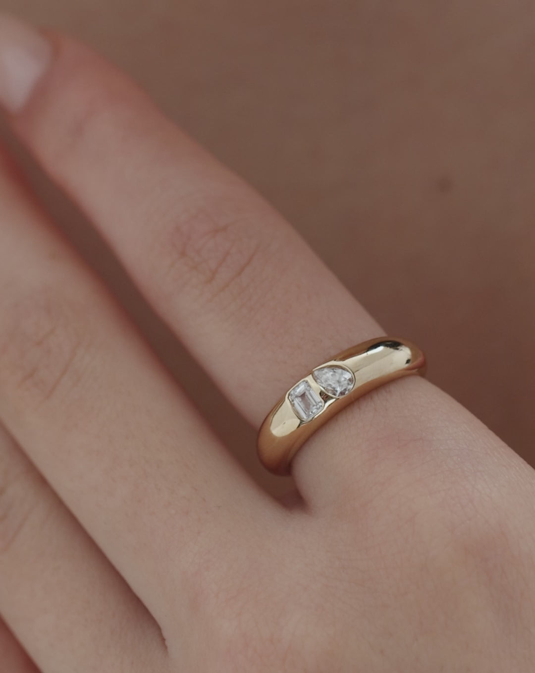 on-model VIDEO of lab diamond duo ring GLOBAL