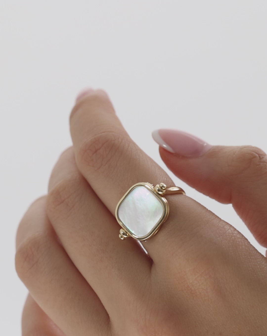 video showcasing swivel ring functionality