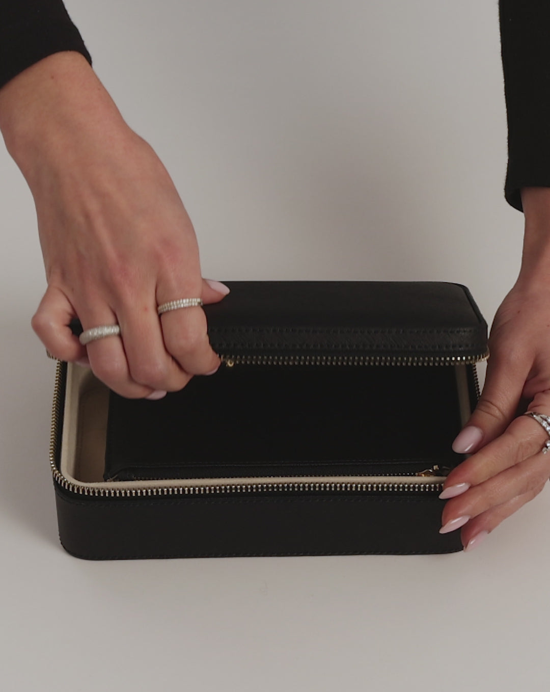 Video of Multiway Leather Jewelry Case