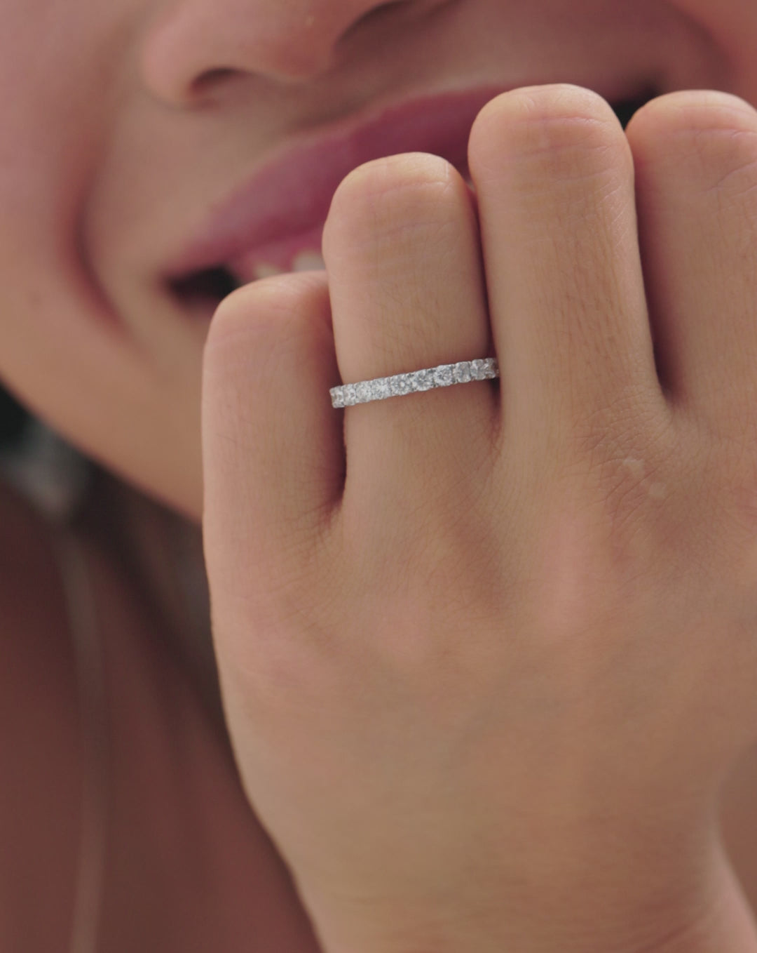 video of Model wearing 2.5 mm Diamond Ring GLOBAL