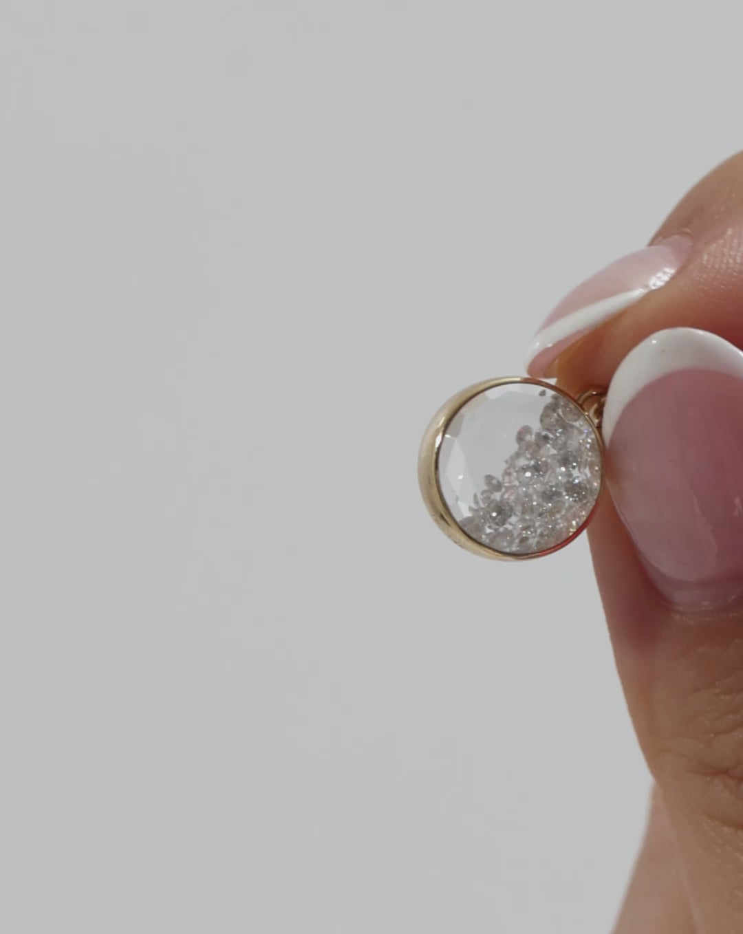 Video featuring different shots of our Shaker Round Pendant.