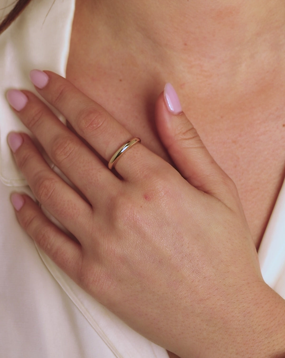 Product video for Petite Cloud Ring in 14k yellow Gold, 14k white gold, and sterling silver