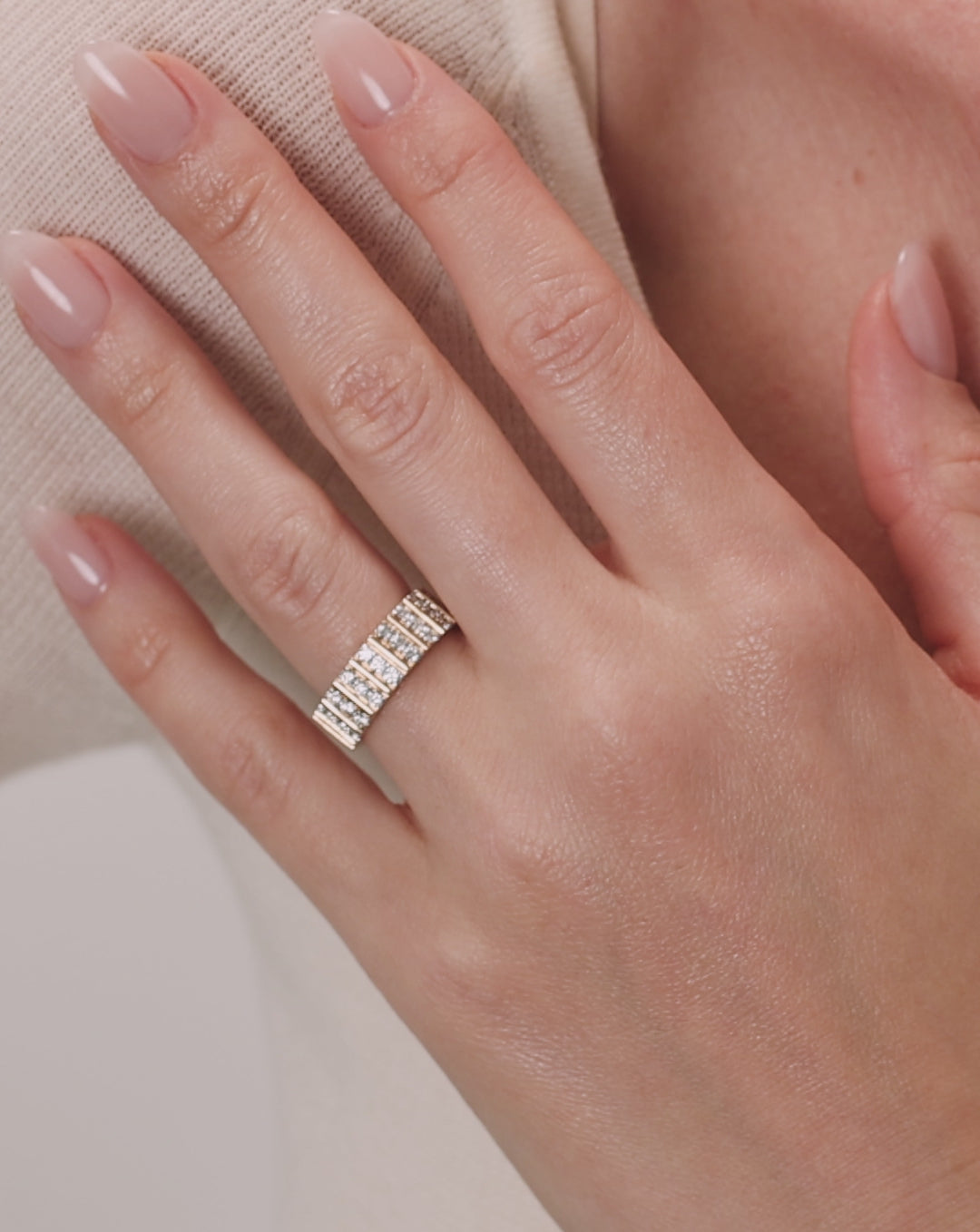 Three Row Fluted Diamond Ring video global