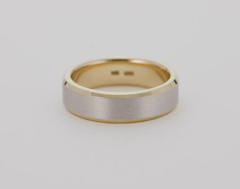 5 mm Contrast + Beveled Wedding Band - 14k Yellow Gold global