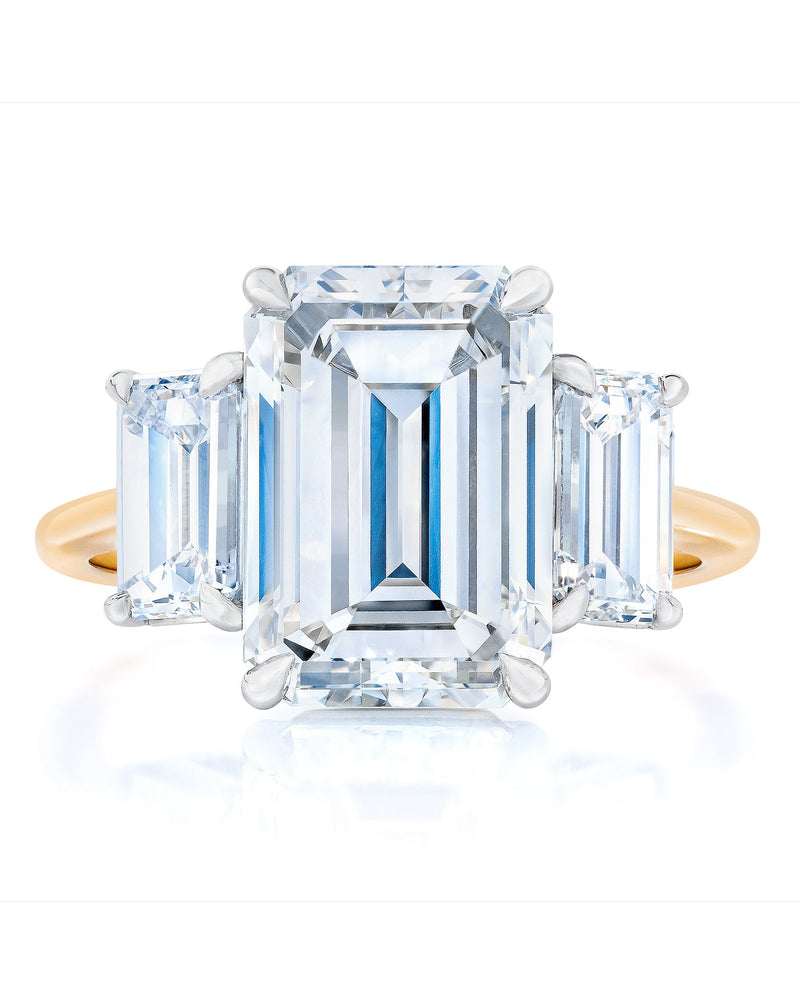 Bridal Engagement Rings Emerald / Trapezoids / Yellow Gold Side-Stone Engagement Ring