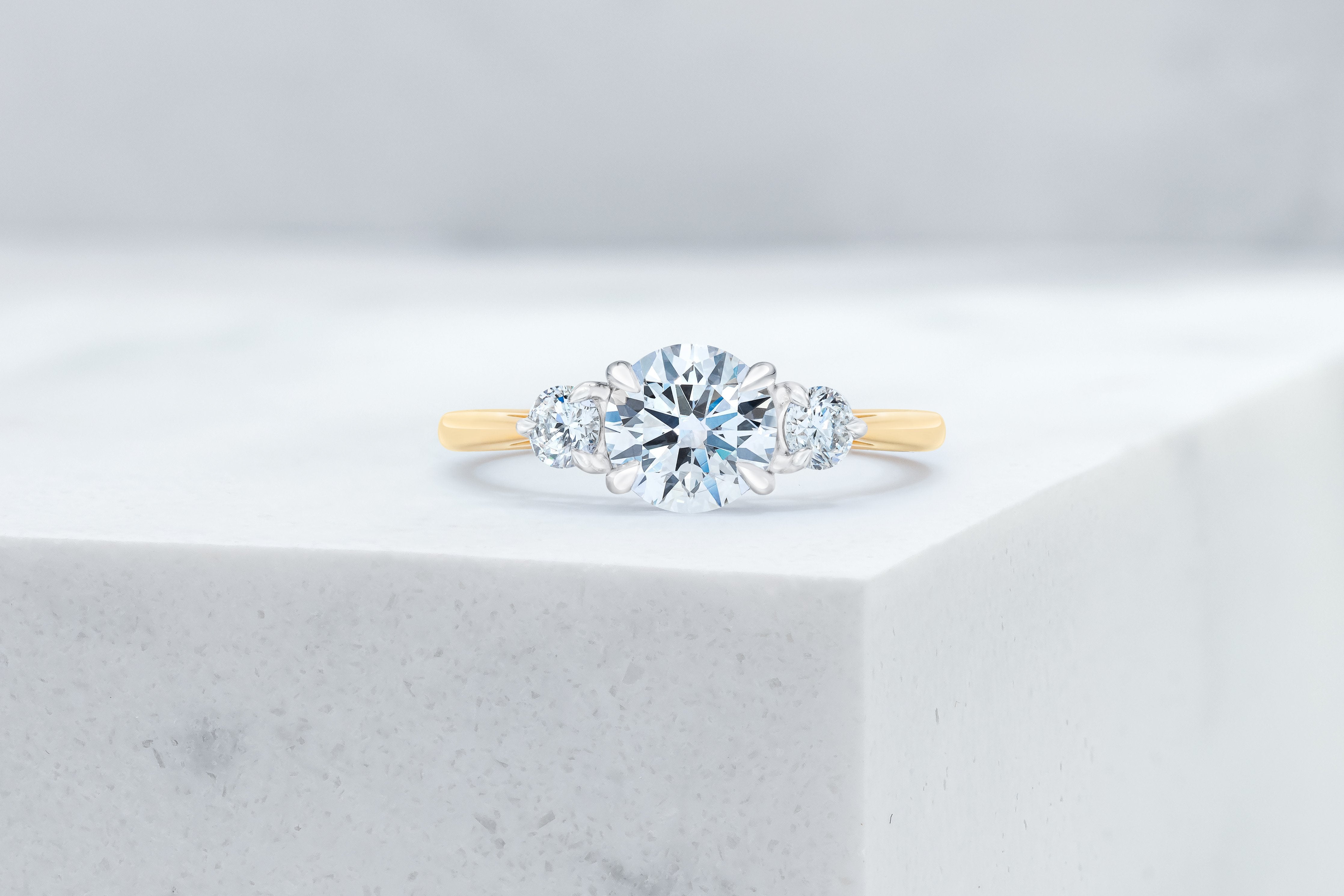 Unique Round Diamond Engagement Rings
